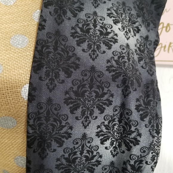 NWT BUTTERY SOFT LEGGINGS - Picture 2 of 2